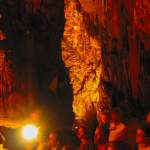 Erklärungen des Führers in der Grotte Baredine - Porec - Istrien