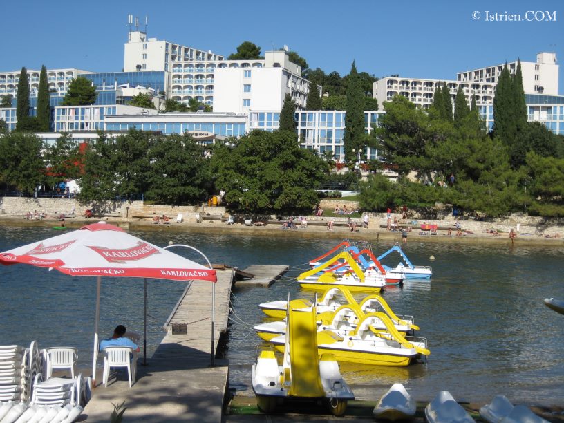 Hotel Plavi und Tretboot-Verleih in Zelena Laguna - Poreč