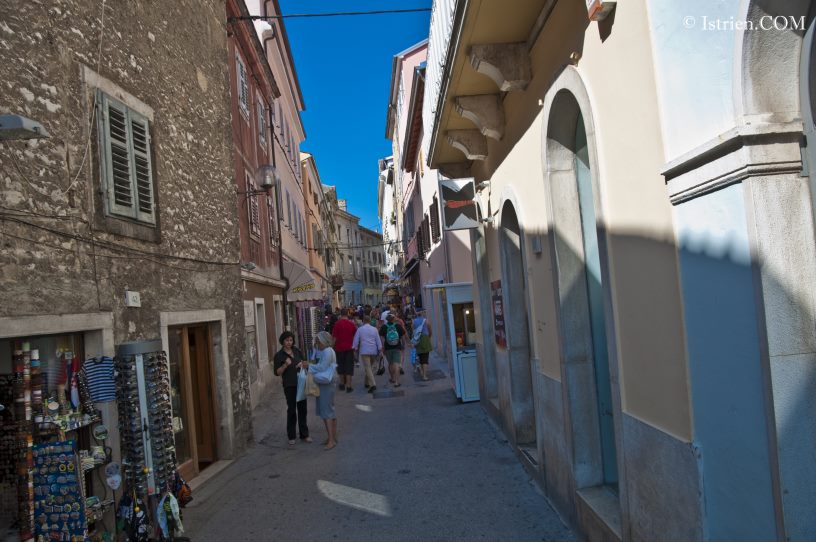 Shopping Gasse in Pula - Istrien - Kroatien