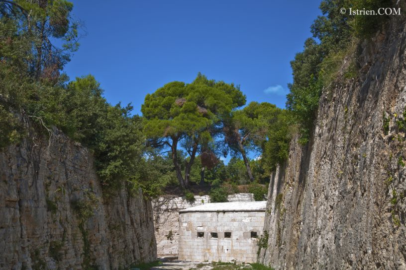 Festungsgraben im Aquarium Pula - Verudela - Istrien