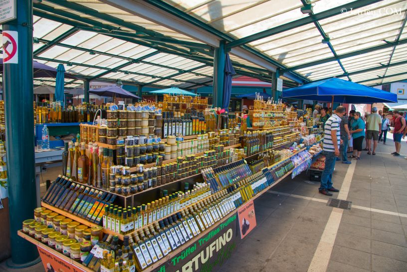 Am Obstmarkt in Rovinj - Mai 2015