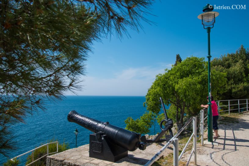 Kanone mit Meerblick in Rovinj - Mai 2015