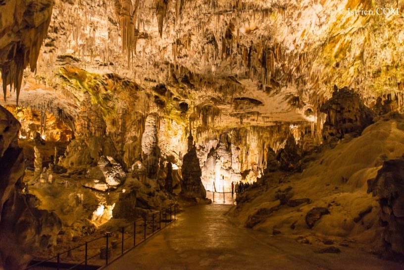 Gänge in der Höhle von Postojna - Slovenien - Istrien