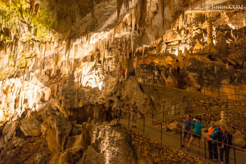 Übergang in den Höhlen von Postojna - Slovenien - Istrien