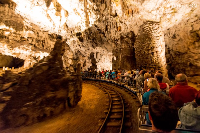 Ausfahrt mit Zug aus der Höhle von Postojna - Slovenien - Istrien