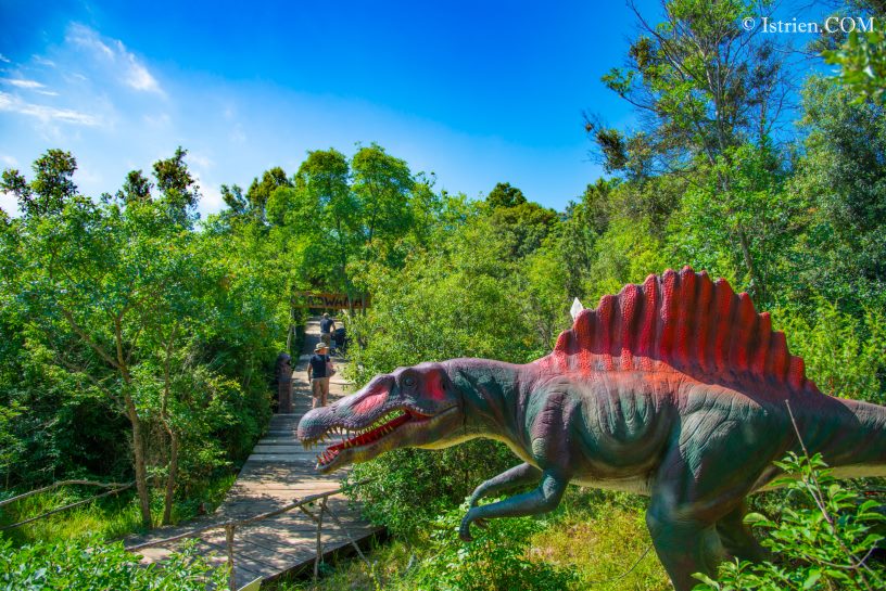 Spinosaurus im DinoPark Funtana in Istrien