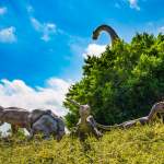 Saurier-Landschaft im DinoPark Funtana in Istrien