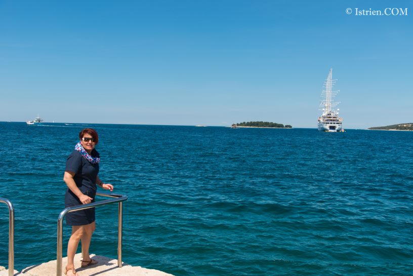 Istrien-Rovinj Meerblick mit Segelschiff im Hintergrund